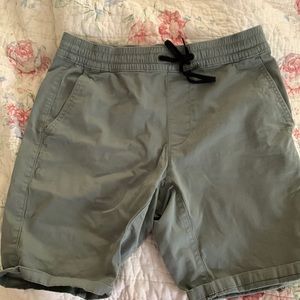 Hollister size M shorts